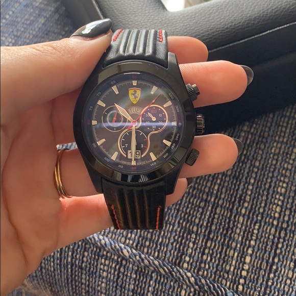 Ferrari Watch - Picture 3 of 3